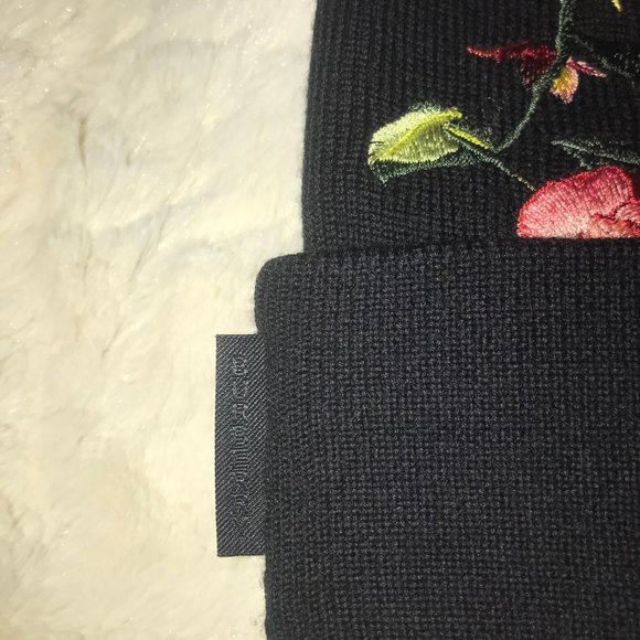 BURBERRY Black Merino Embroidered Rose Beanie - Picture 4 of 5